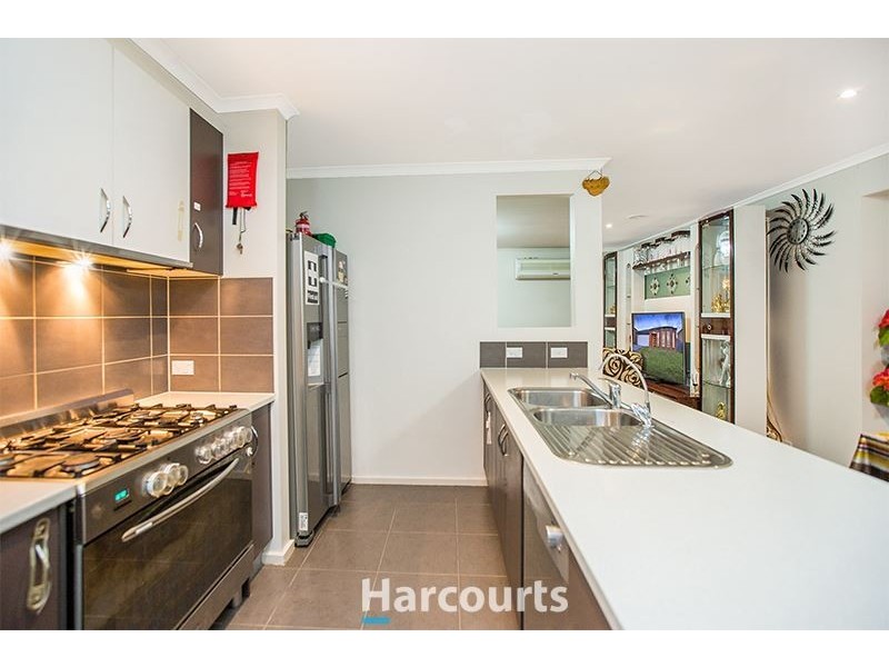 8 Sweet Gum Court, Pakenham VIC 3810