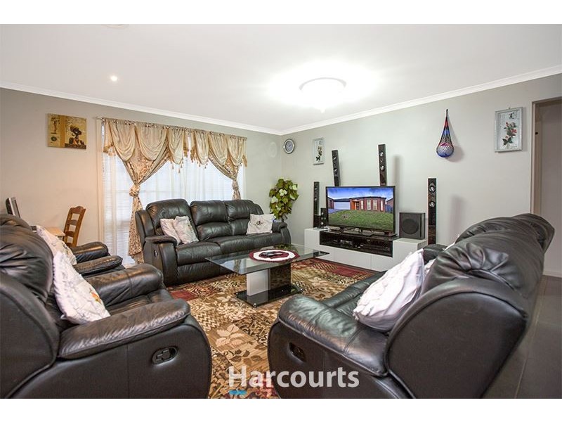 8 Sweet Gum Court, Pakenham VIC 3810