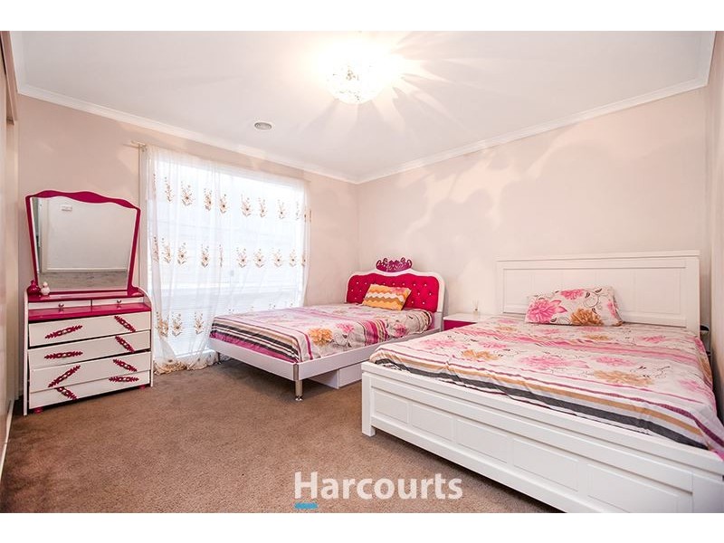8 Sweet Gum Court, Pakenham VIC 3810