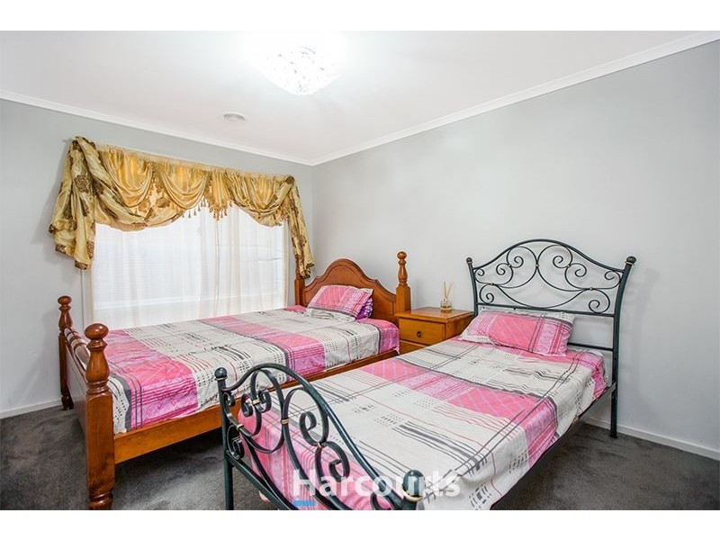 8 Sweet Gum Court, Pakenham VIC 3810