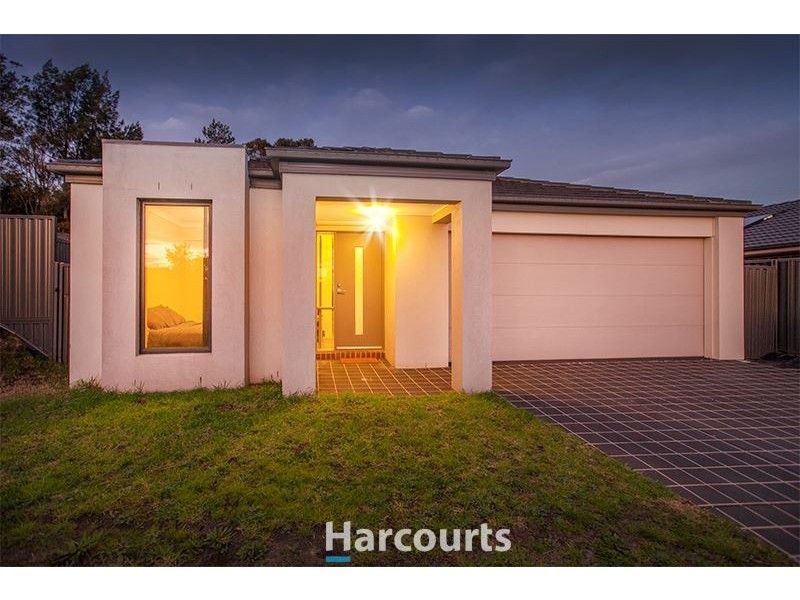 38 Wild Cherry Avenue, Pakenham VIC 3810