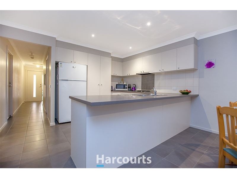 38 Wild Cherry Avenue, Pakenham VIC 3810