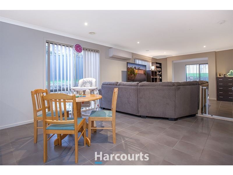 38 Wild Cherry Avenue, Pakenham VIC 3810