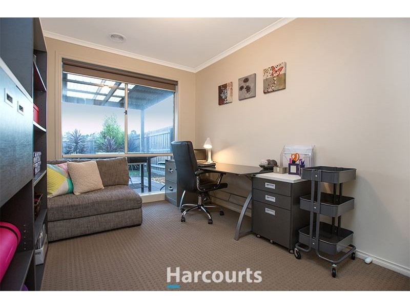 9 Ash Crescent, Pakenham VIC 3810