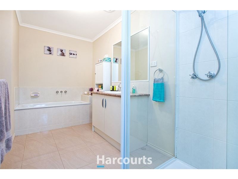 9 Ash Crescent, Pakenham VIC 3810