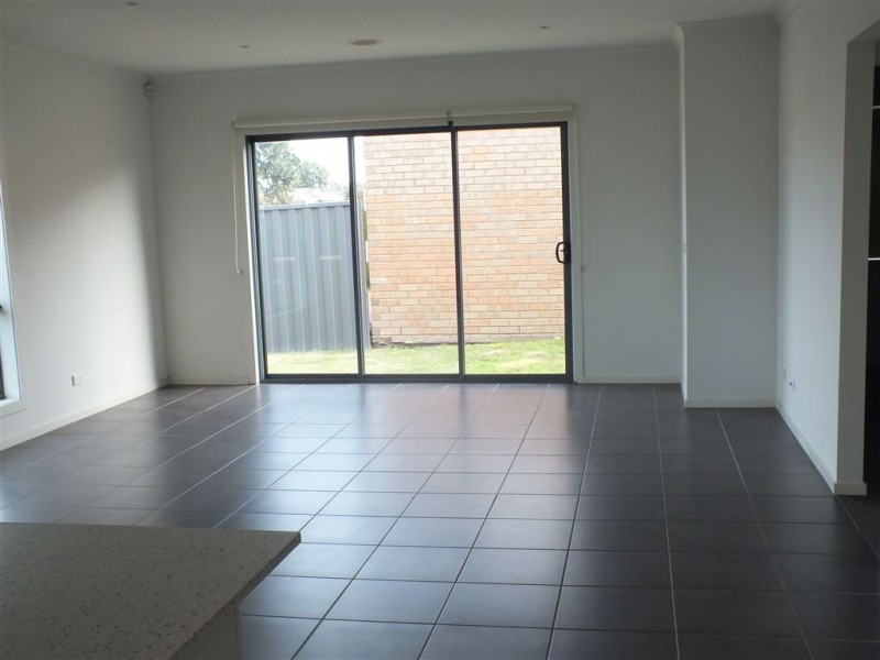 10 Elderberry Way, Pakenham VIC 3810