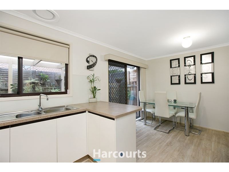 3/9 Rogers Street, Pakenham VIC 3810