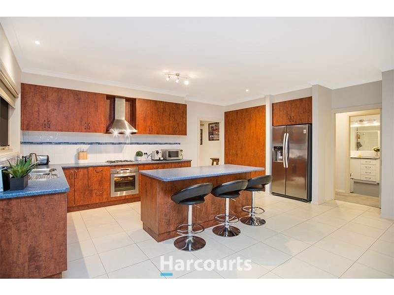 15 Wonboyn Close, Pakenham VIC 3810