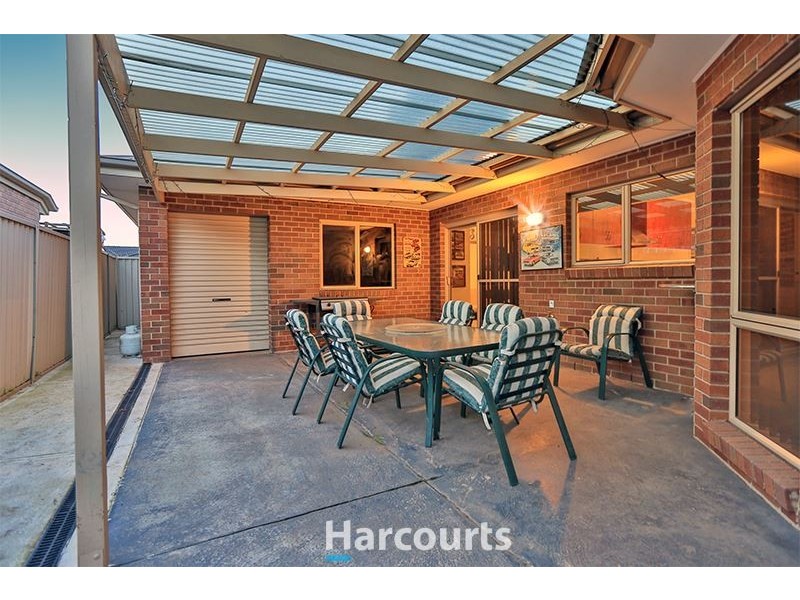 15 Wonboyn Close, Pakenham VIC 3810