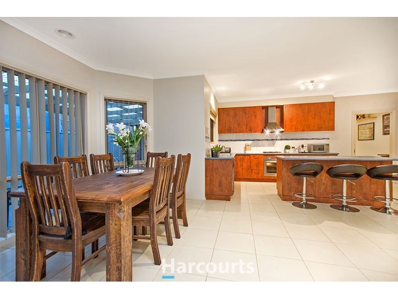 15 Wonboyn Close, Pakenham VIC 3810