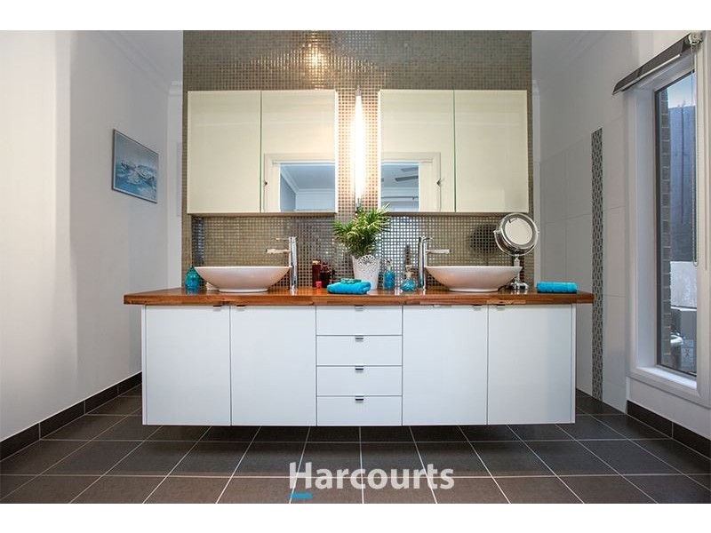 20 Highland Drive, Pakenham VIC 3810