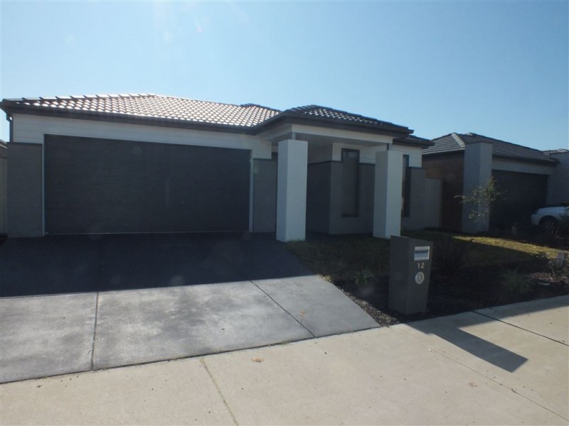 12 Victory Drive, Pakenham VIC 3810
