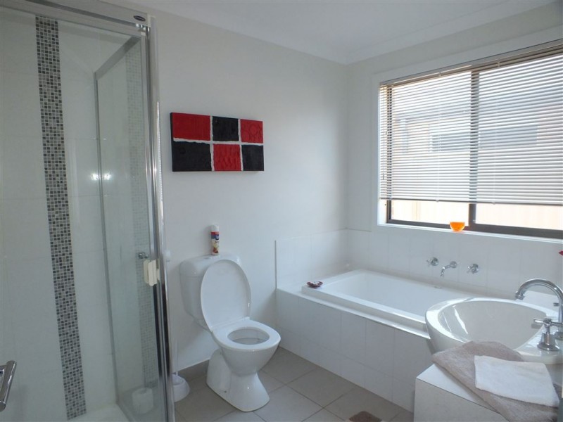 12 Victory Drive, Pakenham VIC 3810