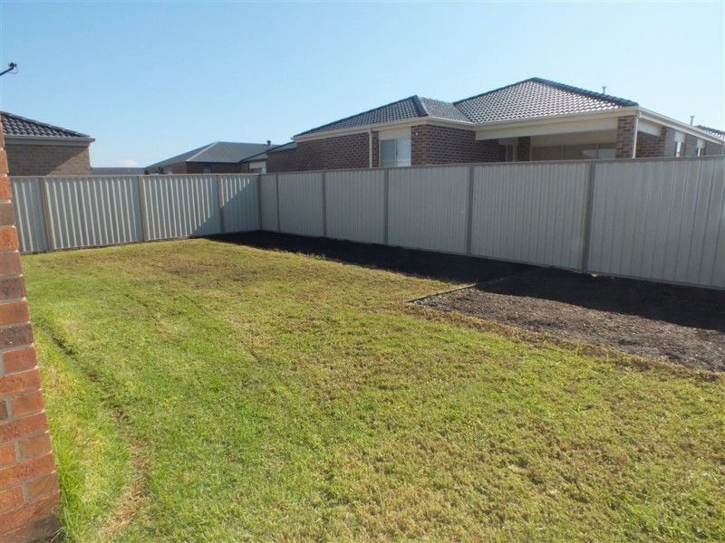 12 Victory Drive, Pakenham VIC 3810