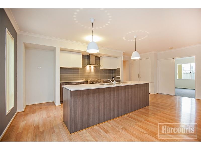 15 Golden Green Street, Pakenham VIC 3810