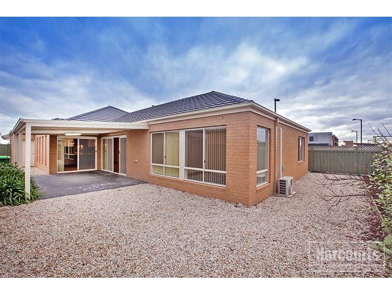 15 Golden Green Street, Pakenham VIC 3810