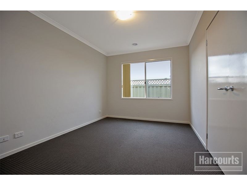 15 Golden Green Street, Pakenham VIC 3810