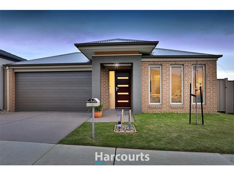 13 Hamish Avenue, Pakenham VIC 3810