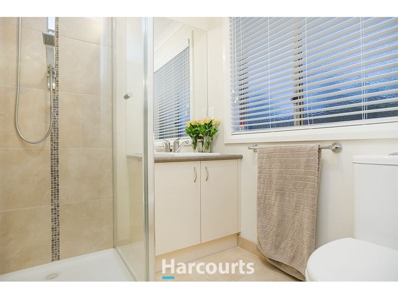 13 Hamish Avenue, Pakenham VIC 3810