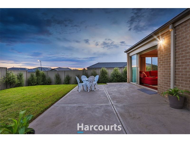 13 Hamish Avenue, Pakenham VIC 3810