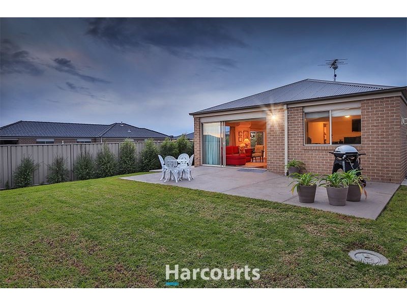 13 Hamish Avenue, Pakenham VIC 3810