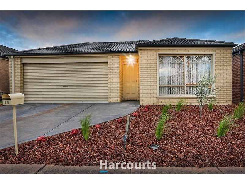 13 Paperbark Drive, Pakenham VIC 3810