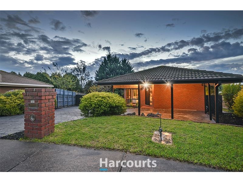 8 Salignus Court, Narre Warren VIC 3805