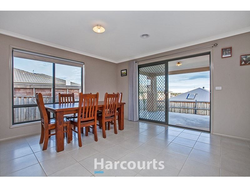 71 Harrison Way, Pakenham VIC 3810