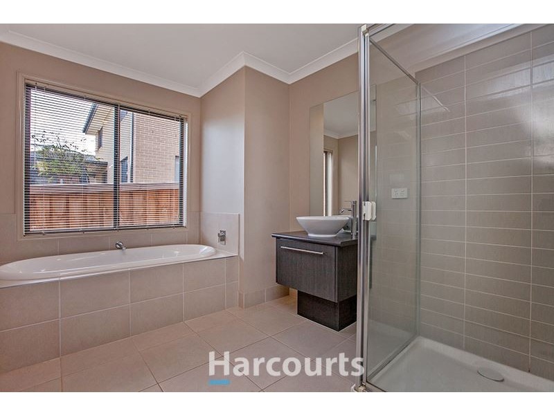 71 Harrison Way, Pakenham VIC 3810