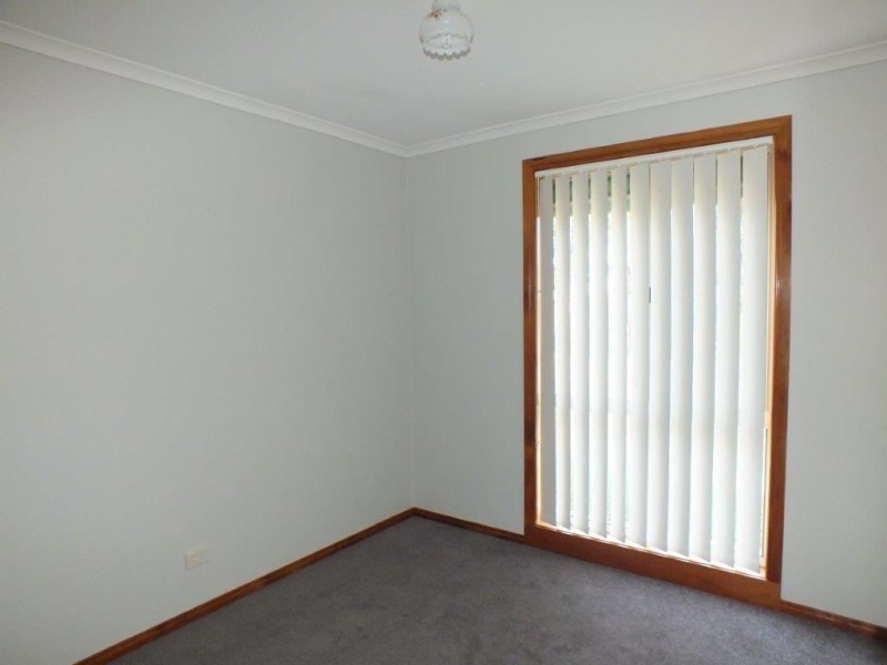 1/2 Lorraine Court, Pakenham VIC 3810