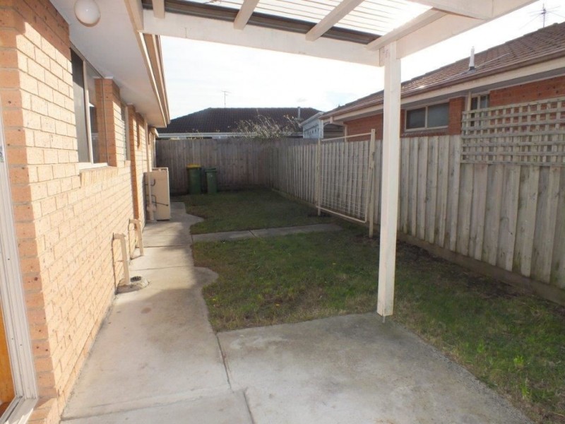 1/2 Lorraine Court, Pakenham VIC 3810