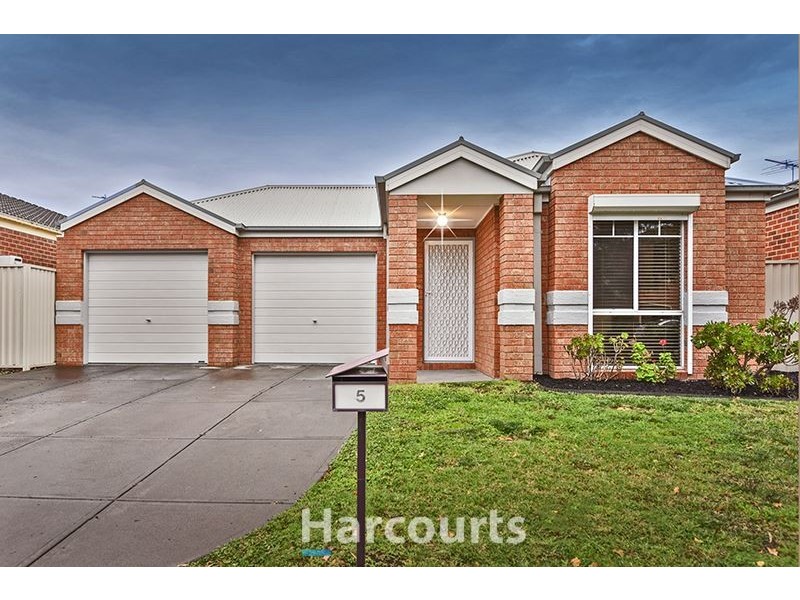 5 Barwon Drive, Pakenham VIC 3810