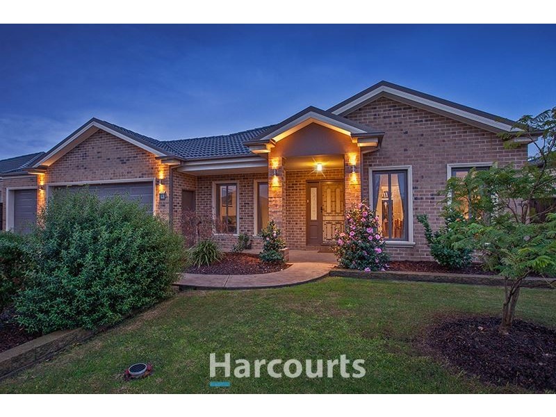 8 Lavender Avenue, Pakenham VIC 3810