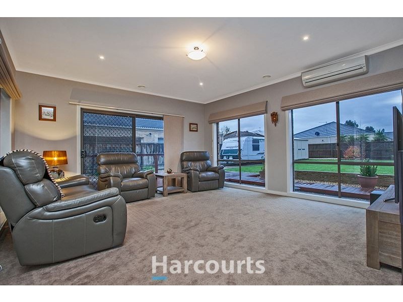 8 Lavender Avenue, Pakenham VIC 3810