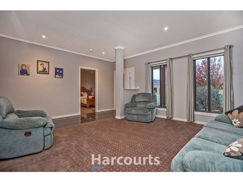 8 Lavender Avenue, Pakenham VIC 3810