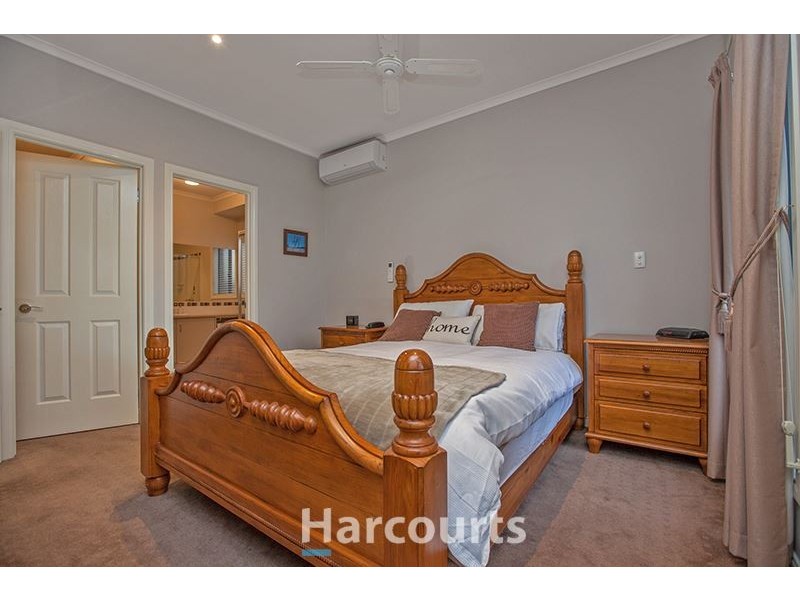 8 Lavender Avenue, Pakenham VIC 3810