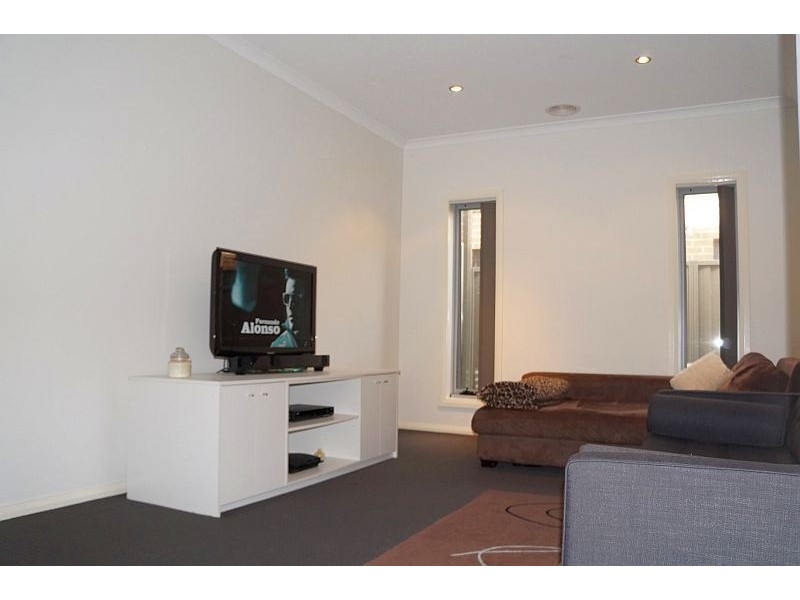 35 Cormorant Parade, Pakenham VIC 3810