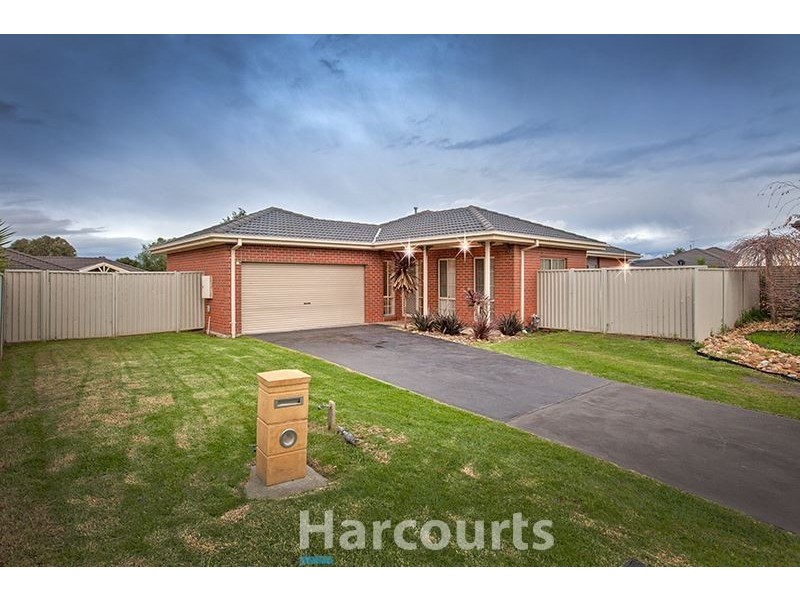 14 Wonboyn Close, Pakenham VIC 3810