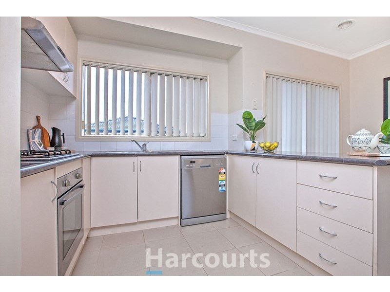 14 Wonboyn Close, Pakenham VIC 3810