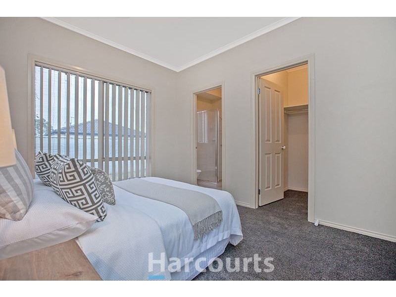 14 Wonboyn Close, Pakenham VIC 3810