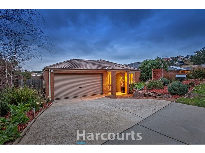 37 Meaby Drive, Pakenham VIC 3810