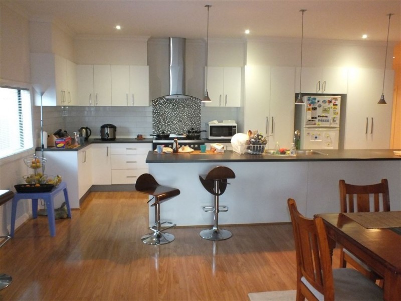 17 Golden Green Street, Pakenham VIC 3810