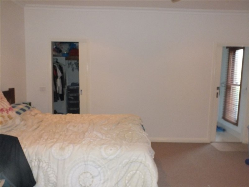 17 Golden Green Street, Pakenham VIC 3810