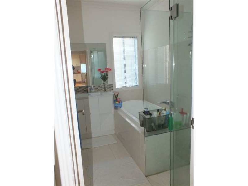 17 Golden Green Street, Pakenham VIC 3810