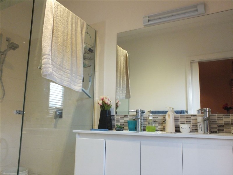 17 Golden Green Street, Pakenham VIC 3810