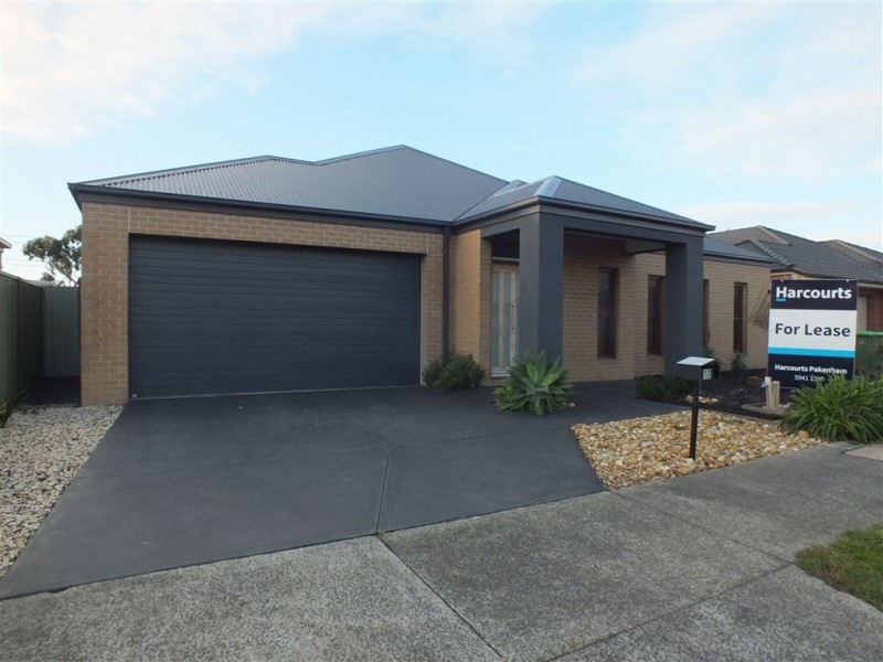 17 Golden Green Street, Pakenham VIC 3810