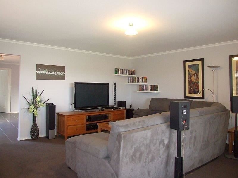 54 Webster Way, Pakenham VIC 3810