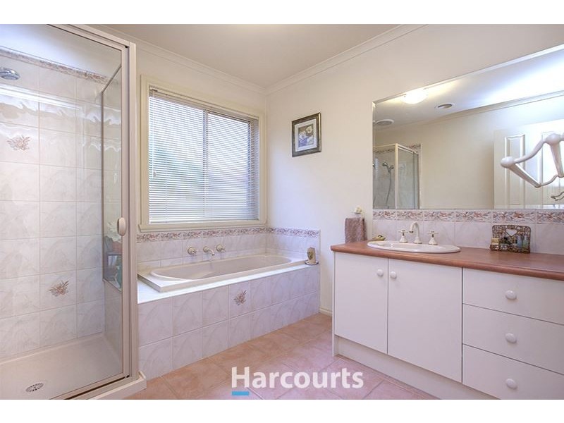 1 The Glen, Pakenham VIC 3810