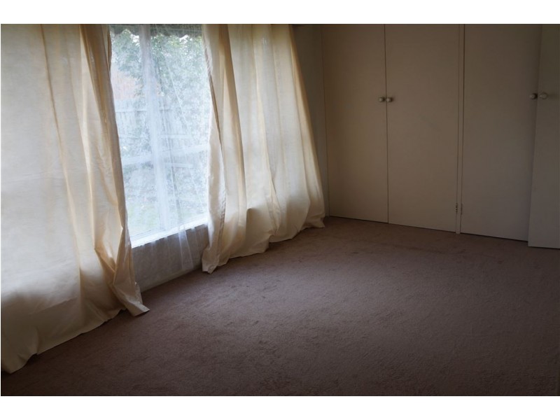 18 Henry Street, Pakenham VIC 3810