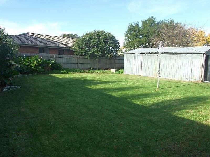 18 Henry Street, Pakenham VIC 3810